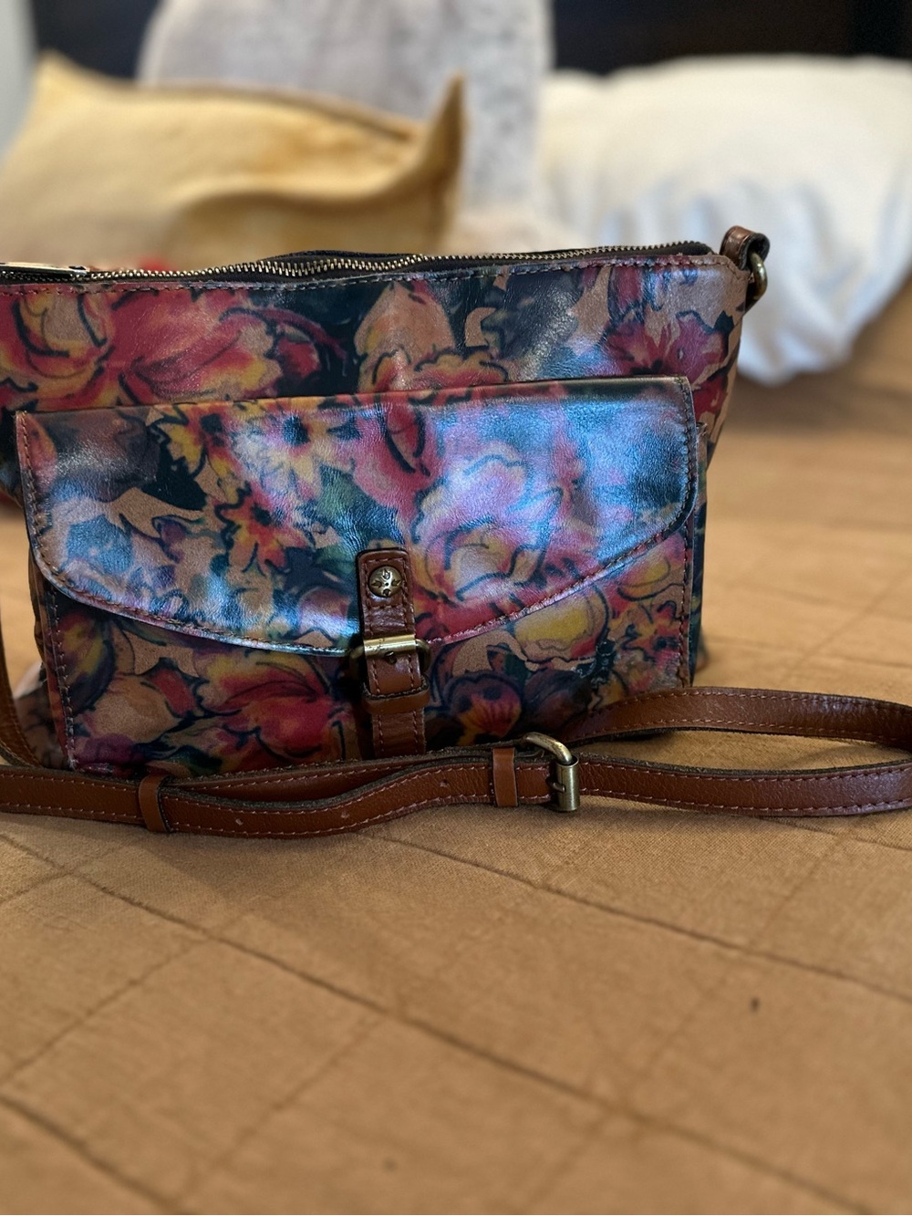 Patricia Nash Kirby East/West Leather Crossbody - Picture 4 of 7